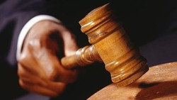 Dilarang Injak Uang & 4 Aturan Aneh di Berbagai Negara