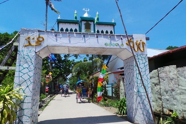 Rukunnya Muslim & Kristiani di Pulau Doom, Papua