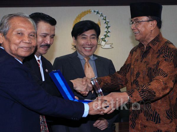 Guruh Protes Posisi 4 Pilar Kebangsaan