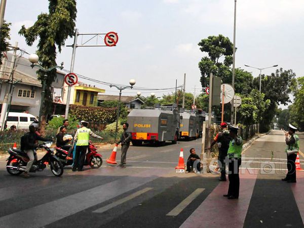 Jl I Gusti Ngurah Rai Diblokir, Lalu Lintas Dialihkan