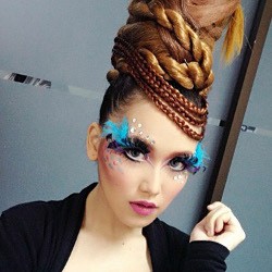 Hamil, Honor Ayu Ting Ting Meroket?