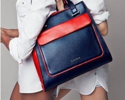  Tommy Hilfiger Rilis Tas Eksklusif untuk Dukung Kesehatan Payudara