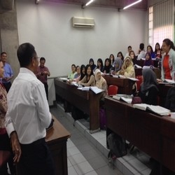 Dahlan Iskan Jadi Dosen Akuntansi Dadakan di Kalibata