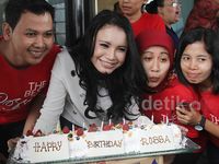 Ultah ke-35, Rossa Dapat Kejutan dari Fans