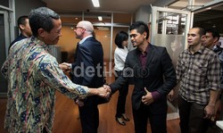 Tampak hadir mantan pemain Timnas Indonesia Bambang Pamungkas.