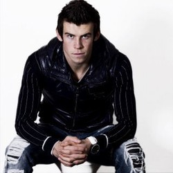 Bale Gemar Jatuh dan Sibuk Urus Rambut