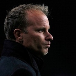Bergkamp Simpan Hasrat Jadi Staf Pelatih Arsenal