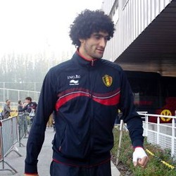 Operasi Pergelangan Tangan Fellaini Ditunda Sampai Akhir Tahun