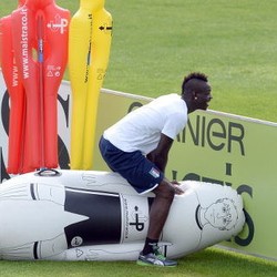 Balotelli Diragukan Tampil Bersama Azzurri
