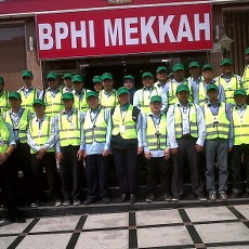 Petugas TETA Siap Tandu Jamaah Haji Sakit di Armina