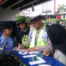 Kena Deh! Lawan Arus di U-Turn Pasar Slipi, 50 Motor Ditilang