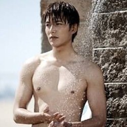 Punya Brewok, Lee Min Ho Merasa Tak Ganteng