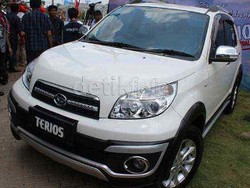 Beli Mobil Berhadiah Mobil dan Voucher BBM Non Subsidi