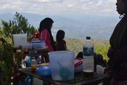 Unik! Ada Penjual Cendol di Puncak Gunung Mandiangin