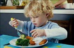 Agar si Kecil Tidak Kekurangan Zat Besi Berikan Daging dan Ikan