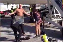 Penumpang Mabuk Striptis di Bandara, Disetrum Polisi