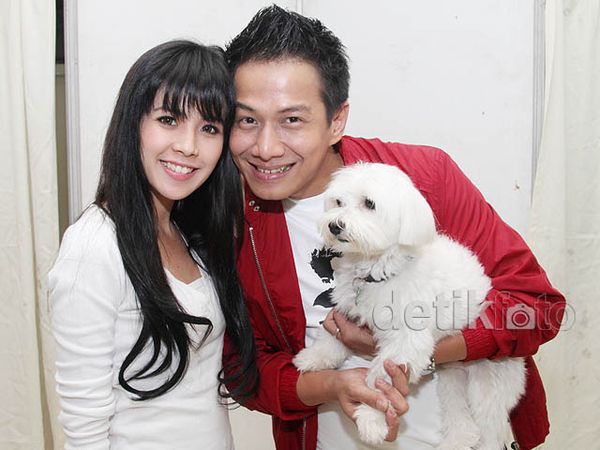 Delon dan Istri Tercinta