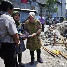 Risma Minta Pembangunan Gorong-Gorong Selesai Sebelum Musim Penghujan