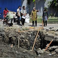 Jelang Musim Penghujan, Risma Kejar Pembangunan Gorong-gorong
