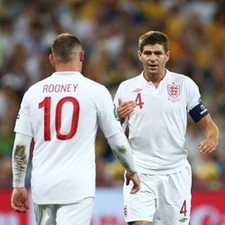 Rooney: Gerrard Harusnya Dari Dulu Jadi Kapten Inggris