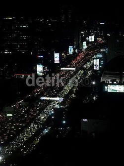 Ada Kecelakaan Tunggal, Tol Cawang-Bekasi Macet 14 Km