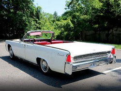 Mobil JFK Saat Ditembak akan Dilelang