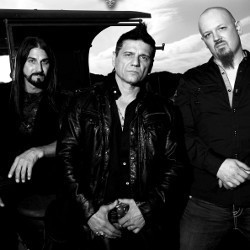 Bicara Karya Baru, Steel Heart Sindir iTunes