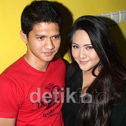  Selamat! Audy dan Iko Uwais Sambut Putri Pertama