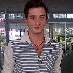 Kunjungi Bali, Mike Lewis Temu Kangen dengan Anak