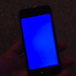 Duh! iPhone 5S Terjangkit Blue Screen