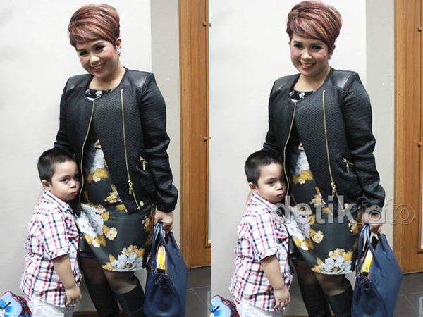 Senyuman Joy Tobing Bersama Joshua