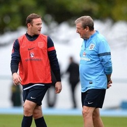 Hodgson: Rooney Bisa Catatkan Rekor Caps di Timnas