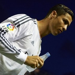 Kala CR7 Kirim Surat demi Hindarkan Penggemar dari Hukuman