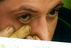 Pria Bermata Super, Melukis Menggunakan Mata Bukan Kuas