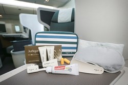 Cathay Pacific Tawarkan Amenities Kit Terbaru