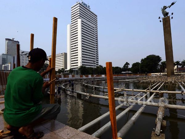 Kolam Bundaran HI Dipercantik