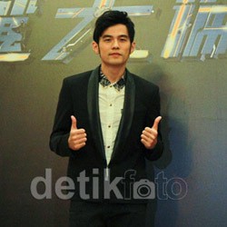 Jay Chou Bawakan Lagu-lagu Lama di Konser Jakarta