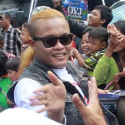 Bintang OVJ Disambut Meriah Ratusan Warga Yogya