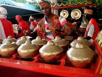 Mahasiswa Senegal Mainkan Musik Tradisional Indonesia