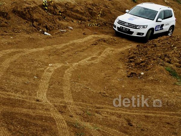Menjajal VW Tiguan di Habitat Aslinya