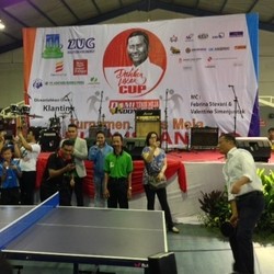 Dahlan Iskan Unjuk Kebolehan Main Ping-pong di Ancol