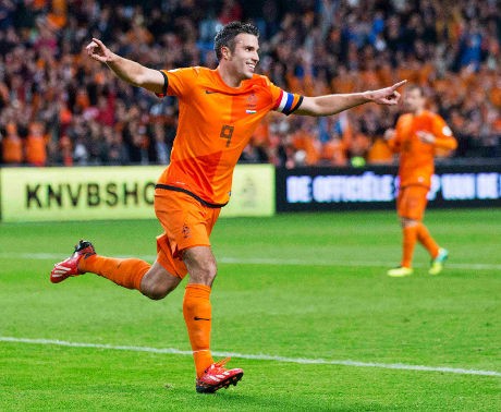 Nyaris Tak Main, Van Persie Malah Bikin Rekor
