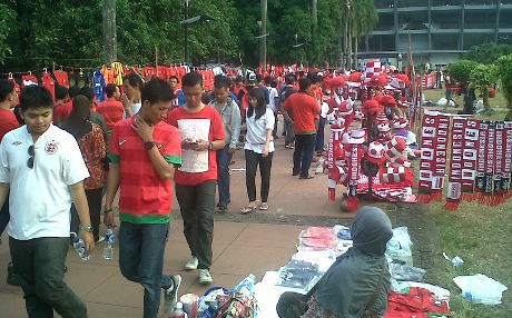 GBK Sudah Lebih Ramai, Bejo Lebih Untung