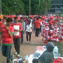 GBK Sudah Lebih Ramai, Bejo Lebih Untung
