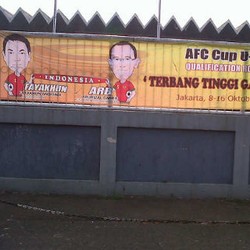 Ada Spanduk Parpol Ikut Nampang di Sekitar GBK
