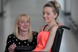 Gadis Ini Akhirnya Sembuh setelah Kelopak Mata Hingga Sekujur Tubuhnya Lumpuh