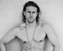 Charlie Hunnam Batal Perankan Christian Grey di Film Fifty Shades of Grey
