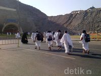Calon Jamaah Haji Menuju Arafah