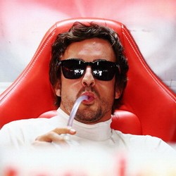 Alonso Fokus Kalahkan Mercedes