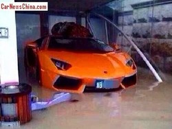 3 Mobil Eksotis Kena Ganasnya Badai Fitow